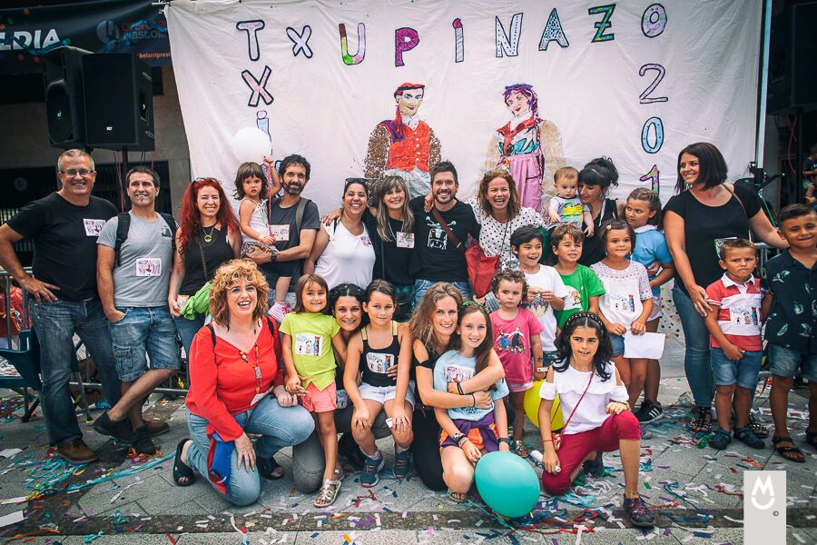 Atzean ikusten den oihala 2016. urtean sortu zen orduko familiei esker.